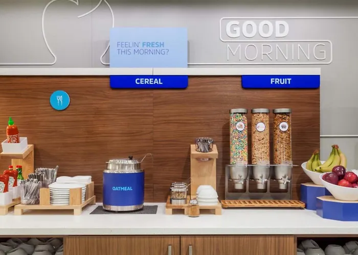 Express & Phoenix West - By Ihg 2*