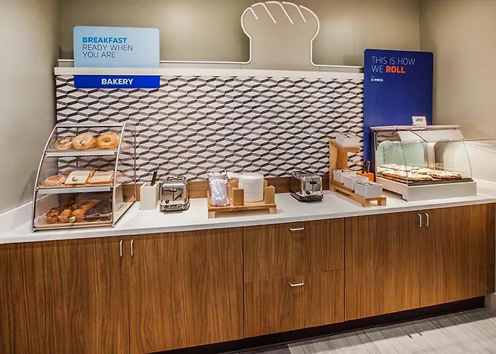 Hotel Express & Phoenix West - By Ihg 2*