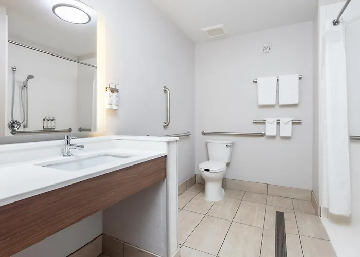 Express & Phoenix West - By Ihg Hotel