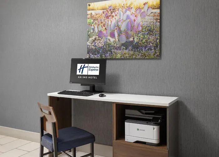 Express & Phoenix West - By Ihg