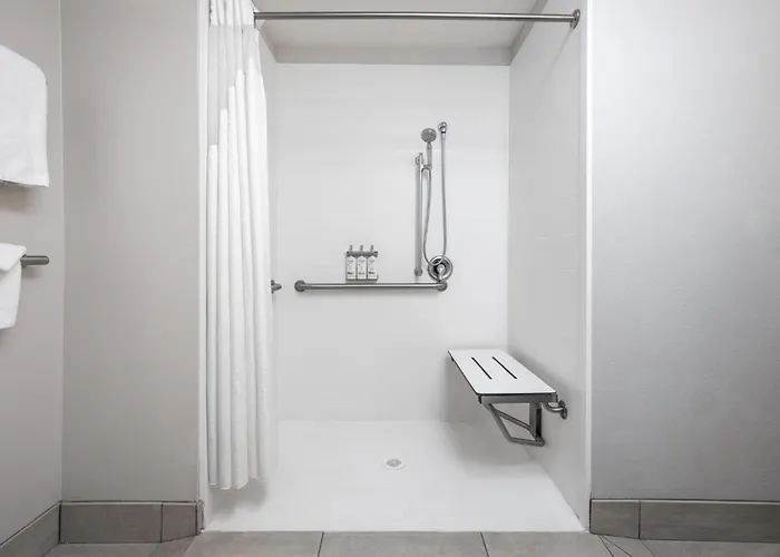 Express & Phoenix West - By Ihg Hotel