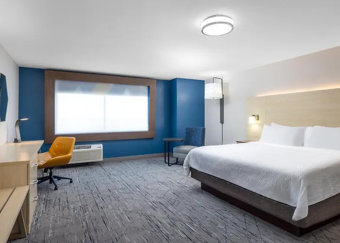 Express & Phoenix West - By Ihg Buckeye