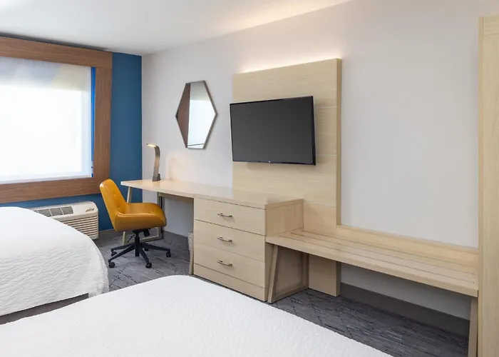 Express & Phoenix West - By Ihg