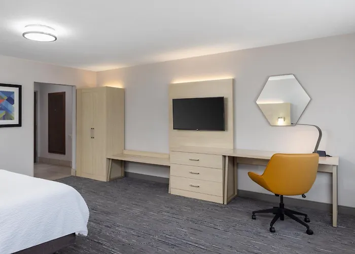 Express & Phoenix West - By Ihg Hotel