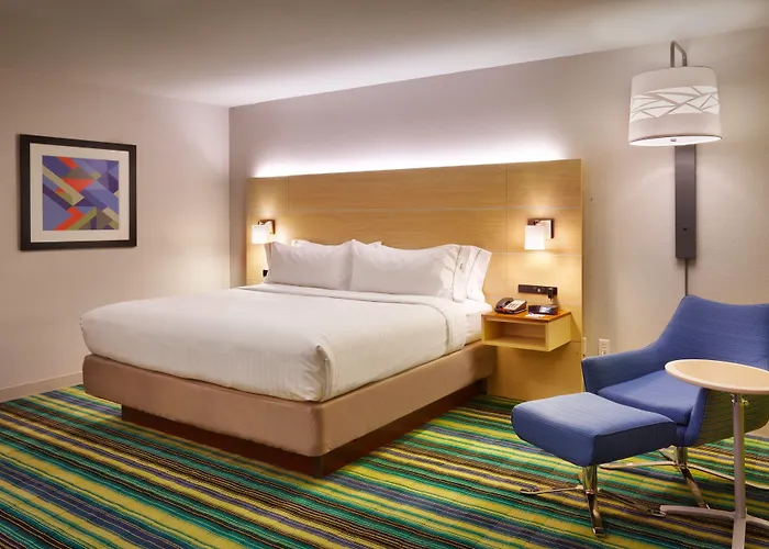 Express & Phoenix West - By Ihg