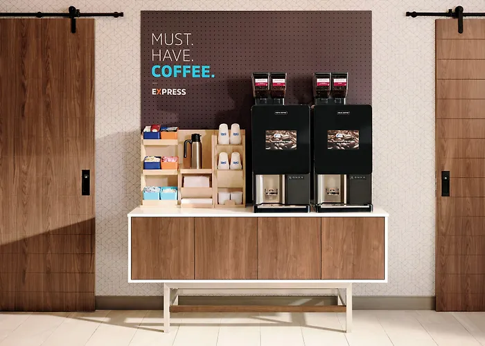 Express & Phoenix West - By Ihg Buckeye