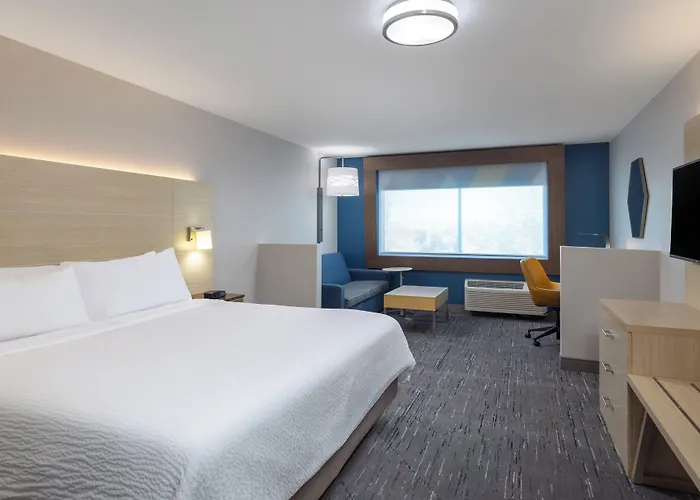 Express & Phoenix West - By Ihg Hotel 2*
